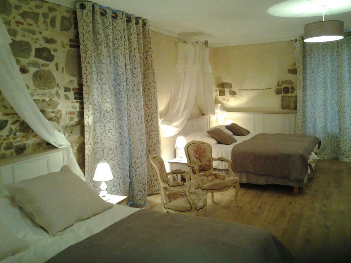 Bed and Breakfast Le Manoir "Aux Douves" Bazoges-en-Paillers Esterno foto